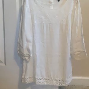 Market & Spruce size small.  Cream, 3/4 length sleeves.  4 button back closure